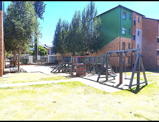 2 bed property to rent in HEUWELOORD